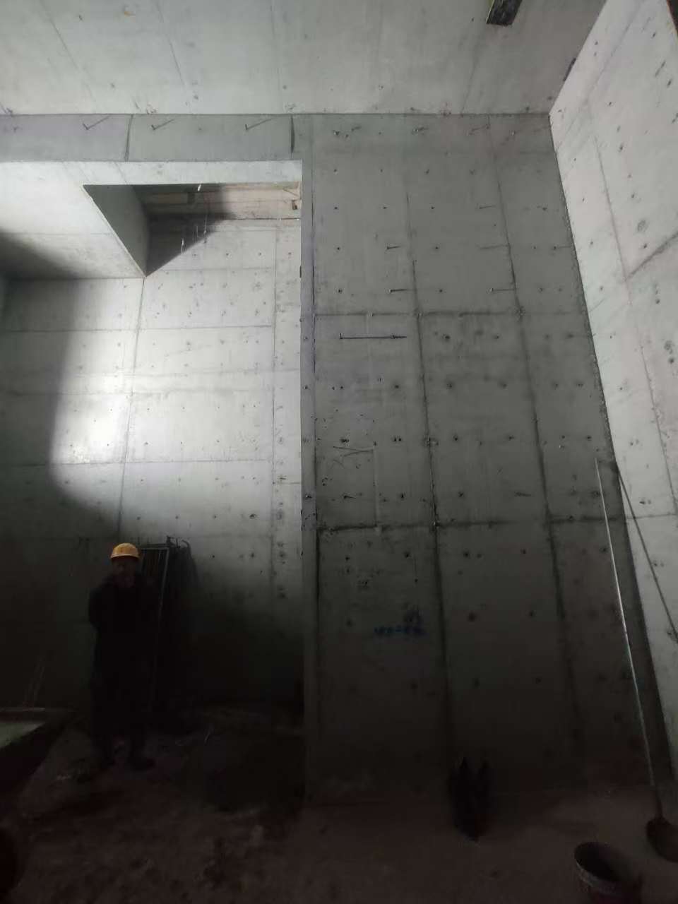 汉南墙上开槽钢筋断了有影响吗